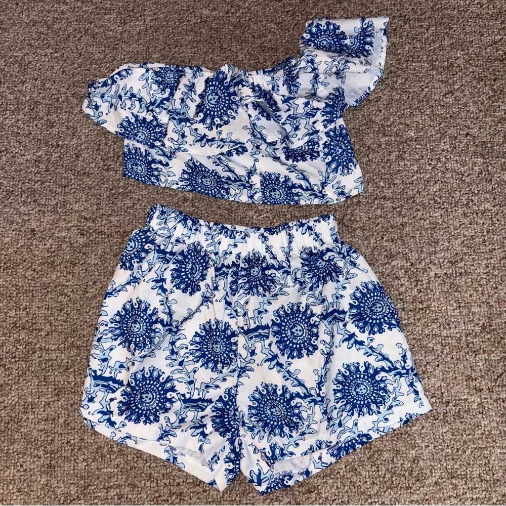SHEIN 2 piece short and one shoulder top set Greek blue white design Beach